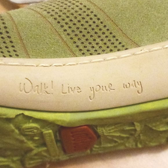 On Foot Perforated Design Leather Shoe's in Size 40/8.5 (Handmade in Spain) - Picture 9 of 10